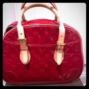 Authentic Louis Vuitton purse.